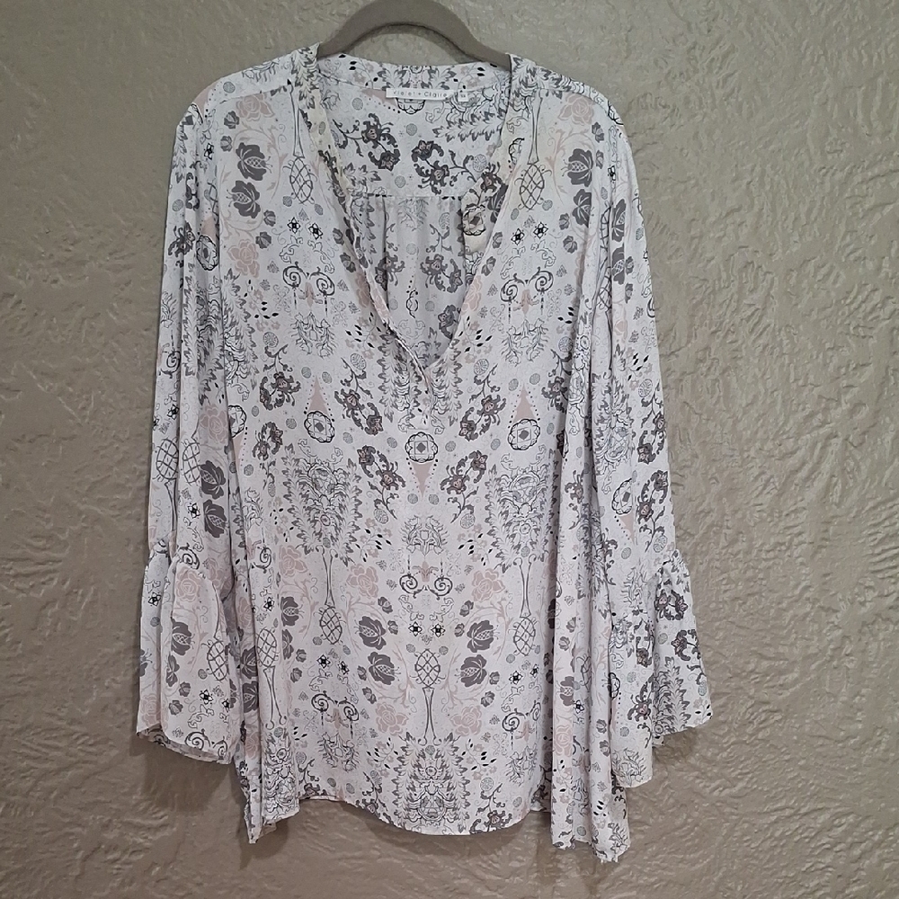 Violet & Claire Floral Blouse - Gray and White Size 3X